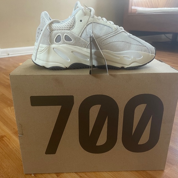 Yeezy 700 Analog - Picture 1 of 8